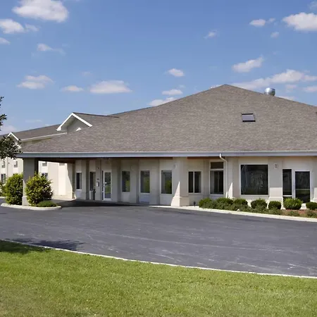 Lakewood Inn & Suites